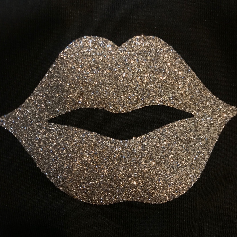 Custom Mask “LIPS” - Picture 7 of 9